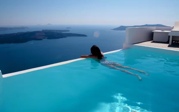 πισίνα με θέα