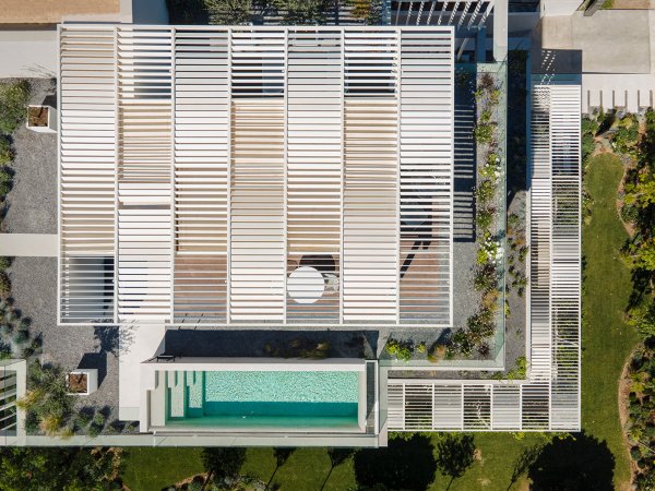 ''Ogarden'' κτίριο πολλαπλών χρήσεων με ιδιαίτερη έμφαση στην εφαρμογή βιοκλιματικών αρχών